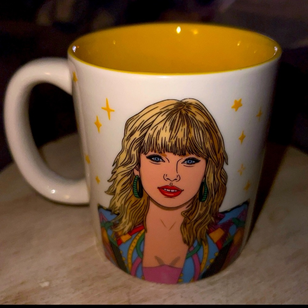 TAYLOR SWIFT STARBURST MUG